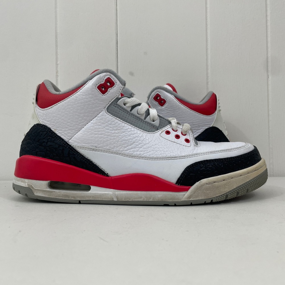Air Jordan Retro III 3 Fire Red 2013 136064-120 White/Fire Red Size 9 NO BOX